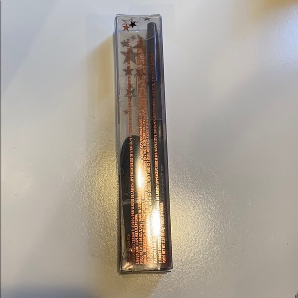 MAC Gift Set - Picture 2 of 3